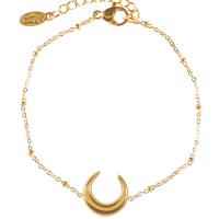 Bracelet composé d'une chaîne et d'un croissant en acier doré. Fermoir mousqueton avec une rallonge de 3 cm.