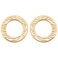 Boucles d'oreilles composées d'un cercle aux motifs ajourés en plaqué or jaune 18 carats.