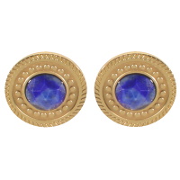 Boucles d'oreilles puces rondes en acier doré surmontées d'une véritable pierre de lapis lazuli sertie clos.