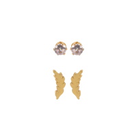 Lot de 2 paires de boucles d'oreilles composées de puces en acier doré serties d'un cristal et de pendantes en forme de branche en acier doré.