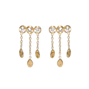 Boucles d'oreilles pendantes en acier doré composées de trois cristaux sertis clos et de trois chaînettes avec pastille ovale martelée.