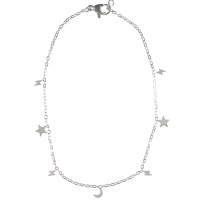 Bracelet chaîne de cheville composé d'une chaîne avec pampilles en forme de croissant de lune, d'étoile et d'éclair en acier argenté. Fermoir mousqueton avec 5 cm de rallonge.