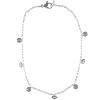Bracelet chaîne de cheville composé d'une chaîne avec pampilles en forme d'œil de Turquie en acier argenté et de pampilles serties de cristaux. Fermoir mousqueton avec 5 cm de rallonge.