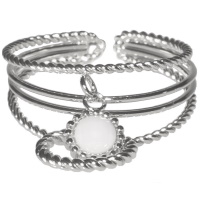 Bague multi rangs en acier argenté avec pendants cercle et un cristal de couleur blanc. Taille ajustable.