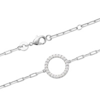 Bracelet composé d'une chaîne en argent 925/000 rhodié et d'un cercle pavé d'oxydes de zirconium blancs. Fermoir mousqueton avec anneaux de rappel à 16 et 18 cm.