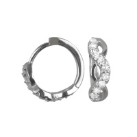 Boucles d'oreilles créoles avec le symbole infini en argent 925/000 rhodié et pavées en partie d'oxydes de zirconium blancs.