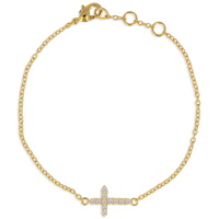 Bracelet composé d'une chaîne en plaqué or jaune 18 carats et d'une croix pavée d'oxydes de zirconium blancs. Fermoir anneau ressort avec anneaux de rappel à 15.5, 16 et 18 cm.