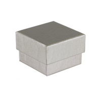 Ecrin boîte cadeau de forme carré de couleur grise argentée pour bagues ou boucles d'oreilles puces. Intérieur en mousse.