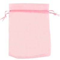 Grande pochette cadeau en tissu organza de couleur rose.