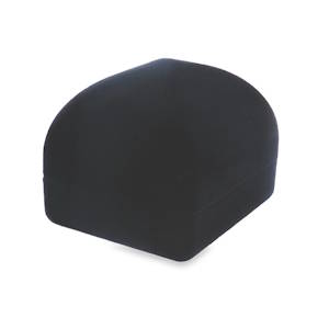 Boîte à bijoux noire élégante, idéale pour présenter vos précieux trésors. Son design compact et sa finition velours ajoutent une touche de luxe discrète, parfaite pour un cadeau spécial ou pour organiser votre collection avec style.  Son design compact et élégant en fait un écrin idéal pour vos bagues et vos boucles d'oreilles.