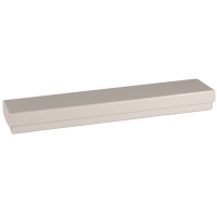 Magnifique écrin pour bracelet, gourmette ou chaîne en carton de couleur gris. Intérieur en mousse avec attaches.