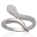 Bague serpent en argent 925/000 rhodié et oxydes de zirconium.