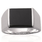 Bague en argent 925/000 et imitation onyx.