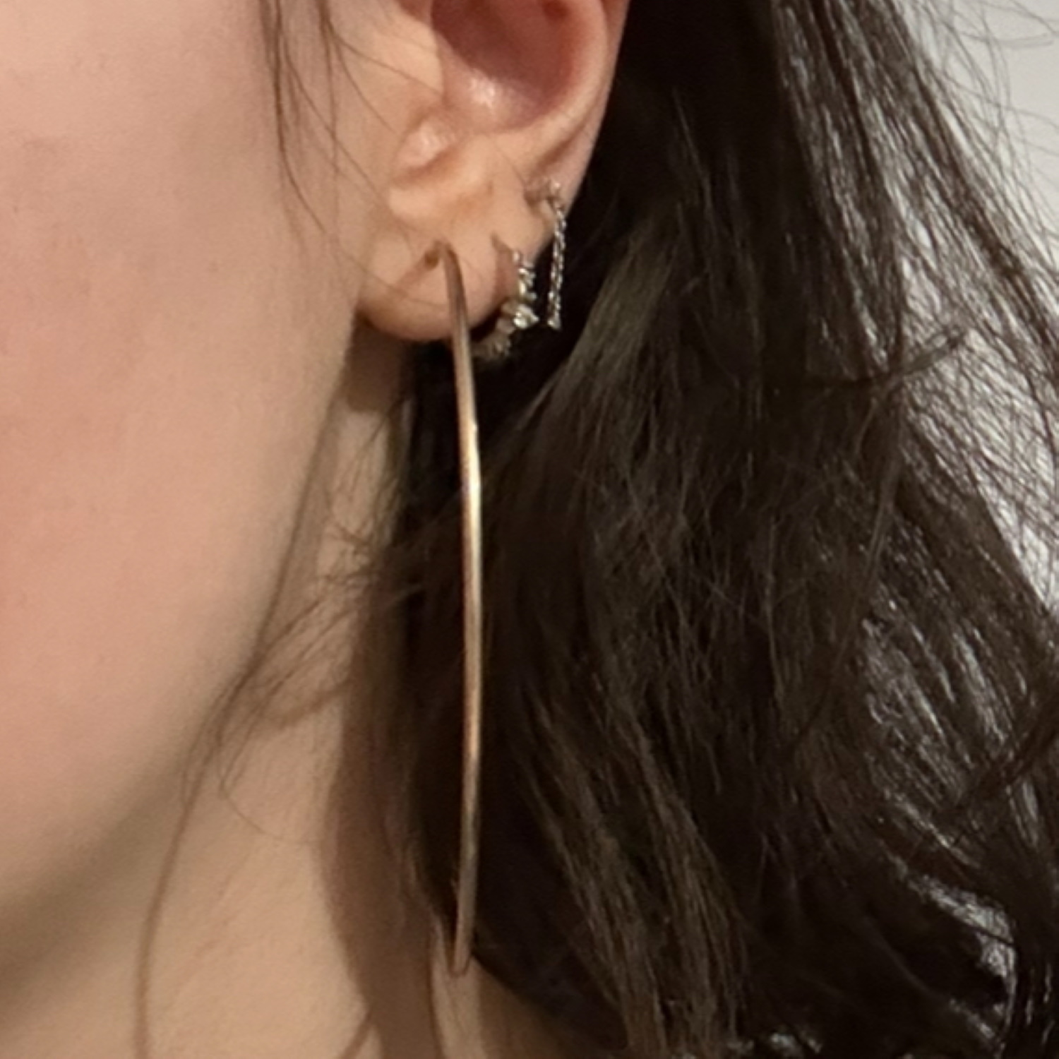 Boucles d'oreilles créoles en argent 925/000.<br/>Fil rond. Créoles Rond Adulte Femme Indémodable Boucles d'oreilles créoles en argent 925/000.<br/>Fil rond. Créoles Rond Adulte Femme Indémodable