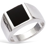 Bague chevalière pour homme en argent 925/000 rhodié et carré en onyx.