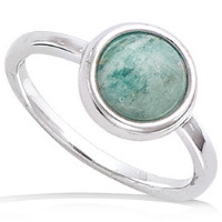 Bague en argent 925/000 rhodié surmontée d'une véritable pierre d'amazonite sertie clos.