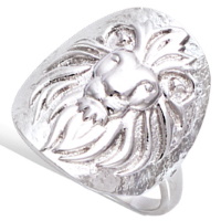 Bague avec une tête de lion en argent 925/000 rhodié.