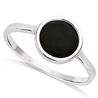 Bague en argent 925/000 rhodié pavée d'une pierre onyx.