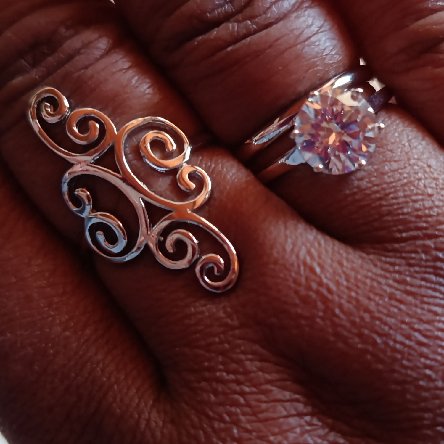 Bague en argent 925/000 rhodié et solitaire en oxyde de zirconium serti 6 griffes. Rond Solitaire Adolescent Adulte Femme Fiançailles Fille Indémodable Mariage Bague en argent 925/000 rhodié et solitaire en oxyde de zirconium serti 6 griffes. Rond Solitaire Adolescent Adulte Femme Fiançailles Fille Indémodable Mariage