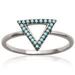 Bague triangle en argent 925/000 rhodié et pierre d'imitation turquoise.