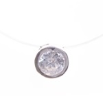 Collier en argent 925/000, oxyde de zirconium et fil nylon.