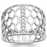 Bague en argent 925/000 rhodié et oxydes de zirconium.