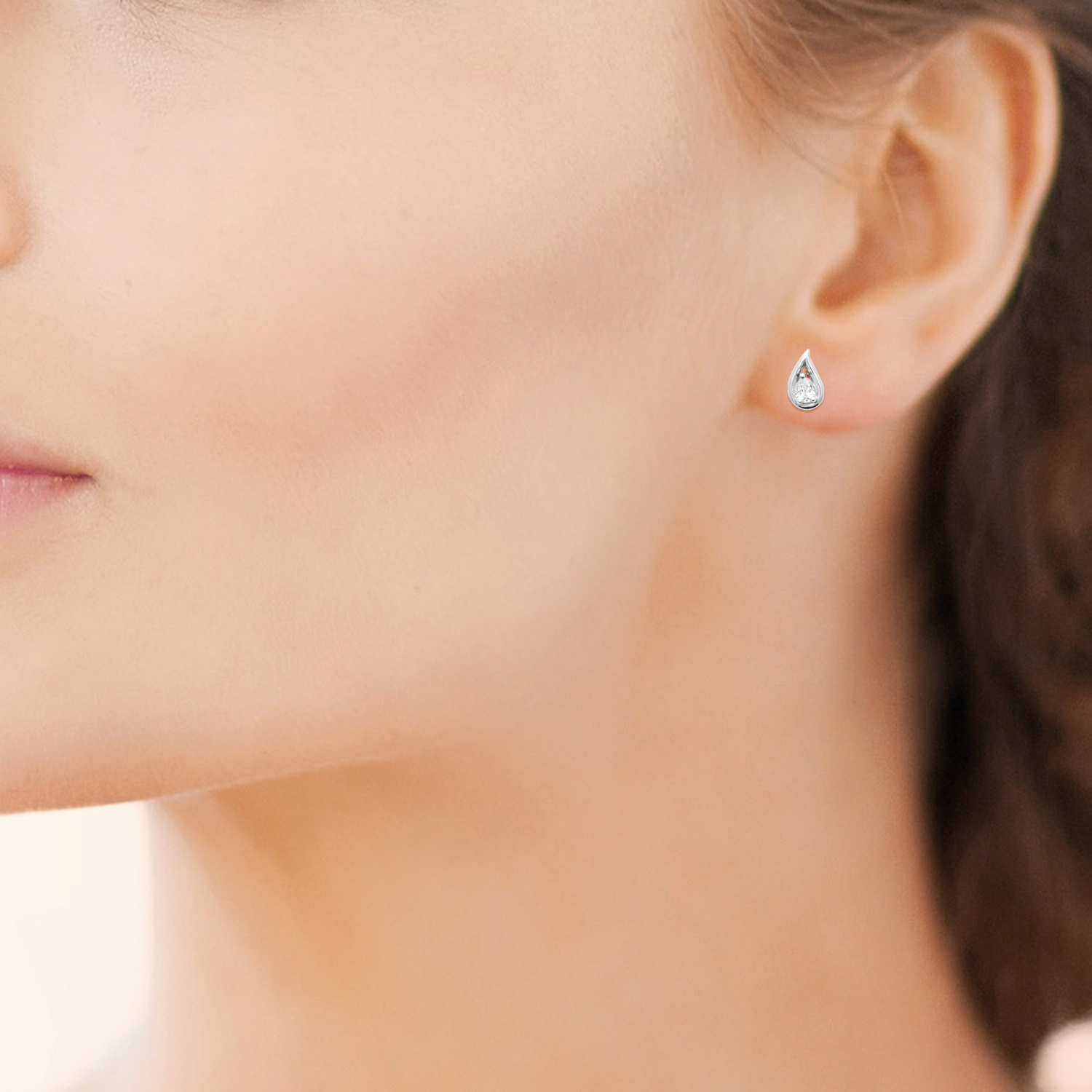 Boucles d'oreilles pendantes en forme de goutte en argent 925/000 rhodié serties d'un oxyde de zirconium blanc.
Goutte Strass Adolescent Adulte Femme Fille Indémodable Boucles d'oreilles pendantes en forme de goutte en argent 925/000 rhodié serties d'un oxyde de zirconium blanc.
Goutte Strass Adolescent Adulte Femme Fille Indémodable