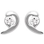 Boucles d'oreilles en argent 925/000 rhodié serties d'un oxyde de zirconium blanc.