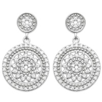 Boucles d'oreilles pendantes en argent 925/000 rhodié composées d'une pastille ronde pavée d'oxydes de zirconium et d'un médaillon au motif ajouré du soleil pavé d'oxydes de zirconium.