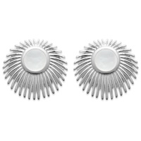 Boucles d'oreilles rondes en argent 925/000 rhodié surmontées d'un pavage de nacre serti clos.