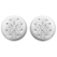 Boucles d'oreilles puces composées d'une pastille ronde avec motifs d'étoile en argent 925/000 rhodié surmontées d'un oxyde de zirconium blanc.