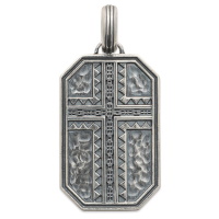 Pendentif plaque pour homme avec motifs martelés et une croix en argent 925/000.