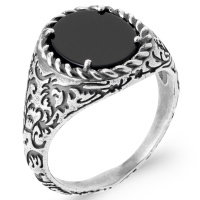 Bague en argent 925/000 sertie 4 griffes d'une véritable pierre d'agate noire.