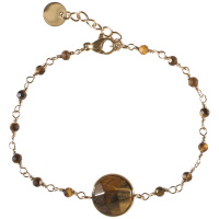 Bracelet composé d'une chaîne en acier doré, de perles de couleur marron et d'un cabochon rond de couleur marron. Fermoir mousqueton avec 2 cm de rallonge.