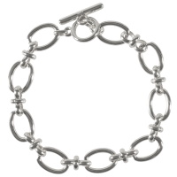 Bracelet en acier argenté.