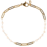 Bracelet composé d'une chaîne en acier doré avec perles de couleur blanche. Fermoir mousqueton avec 3 cm de rallonge.