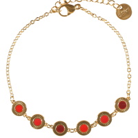 Bracelet composé d'une chaîne en acier doré et de 6 pastilles rondes pavées d'émail de couleur rouge. Fermoir mousqueton avec 3 cm de rallonge.
