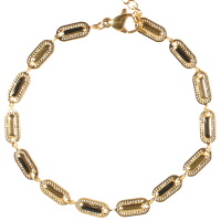 Bracelet composé d'une chaîne de pastilles rectangulaires arrondies en acier doré pavées en alternance en émail de couleur noir. Fermoir mousqueton avec 3 cm de rallonge.