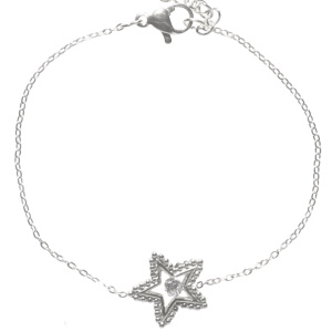 Bracelet composé d'une chaîne en acier argenté et d'une étoile surmontée d'un cristal serti griffes. Fermoir mousqueton avec 3 cm de rallonge.