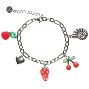 Bracelet composé d'une chaîne avec breloques en forme de cœur et d'escargot en acier argenté, de cerise en acier argenté pavé d'émail de couleur, d'une fraise et d'une cerise. Fermoir mousqueton en acier doré avec 3 cm de rallonge.