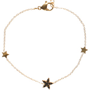 Bracelet composé d'une chaîne avec des étoiles en acier doré et d'une étoile pavée de strass noir. Fermoir mousqueton avec 3 cm de rallonge.