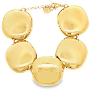 Ce bracelet façonné en acier doré, offre une esthétique audacieuse et un éclat luxueux. Sa conception contemporaine et ses maillons polis en font un accessoire remarquable, idéal pour rehausser une variété de tenues avec une touche de sophistication. Fermoir mousqueton avec 3 cm de rallonge.