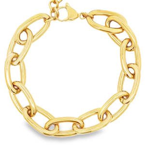 Rehaussez votre style avec ce bracelet à maillons audacieux en acier doré. Une pièce maîtresse qui capture la lumière et ajoute une touche de luxe à chaque geste. Idéal pour superposer ou à porter seul pour un impact maximal. Fermoir mousqueton avec 3 cm de rallonge.