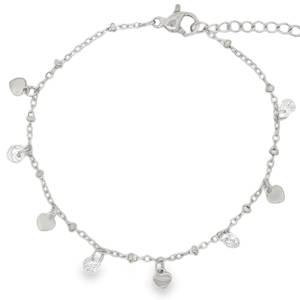 Ce délicat bracelet à breloques en acier argenté est orné de cristaux étincelants et de charmants motifs de cœur. Conçu avec une attention particulière aux détails, ce bijou apportera une touche de douceur et de raffinement à votre poignet. Idéal pour celles qui recherchent un accessoire discret, mais élégant. Fermoir mousqueton avec 3 cm de rallonge.