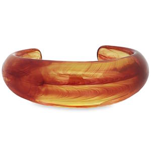Ce bracelet jonc capture l'essence de l'élégance naturelle.  Confectionné avec un matériau non métallique, il arbore une magnifique ambre sculptée en cabochon rond. Un accessoire distinctif pour rehausser votre style avec une touche de sophistication intemporelle.