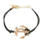 Bracelet fantaisie en textile et métal doré.