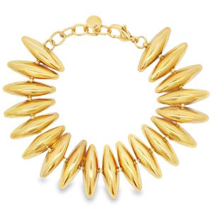 Rehaussez votre style avec ce bracelet chaîne en acier doré éclatant. Sa conception unique, ornée de motifs allongés et polis, offre une esthétique moderne et audacieuse. Portez ce bijou distinctif pour ajouter une touche de luxe à votre quotidien et affirmer votre élégance. Fermoir mousqueton avec 3 cm de rallonge.