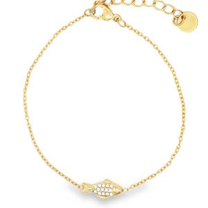 Ce bracelet se distingue par sa chaîne maille forçat ultra-fine en acier inoxydable doré, offrant une allure élégante et minimaliste. Au centre, un charm délicat en forme de poisson sert d'élément central. Le corps du poisson est pavé de petits cristaux blancs éclatants, apportant une touche de lumière au poignet. Équipé d'une chaînette d'extension permettant de régler la longueur pour l'adapter parfaitement à toutes les morphologies de poignet.