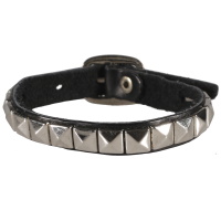 Bracelet ceinture en cuir de couleur noire et plaques carré en métal argenté.