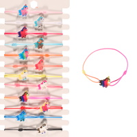 Bracelet fantaisie composé d'un cordon élastique en coton et une licorne en matière synthétique aux motifs en émail de couleur. 12 modèles différents. Vendu à l'unité. Vous pouvez mettre votre préférence de coloris en commentaire.